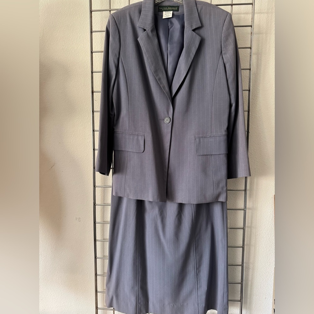 HARVE BENARD Pinstriped Jacket and Skirt Suit Set Size 12